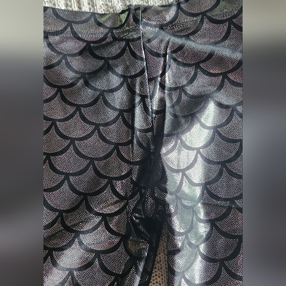Blackmilk Mermaid Musk Leggings - Picture 6 of 6